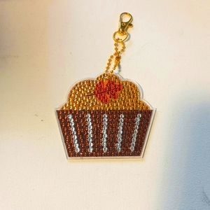 Blingy Bucket of Leaves Keychain